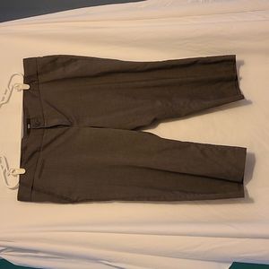 Mossimo Capri size 18